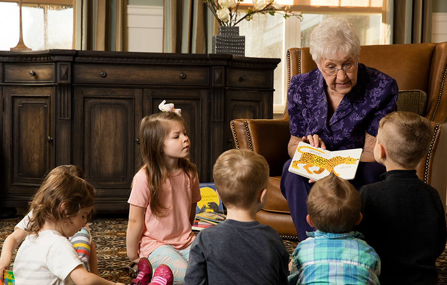 8 Health Benefits of Reading for Seniors